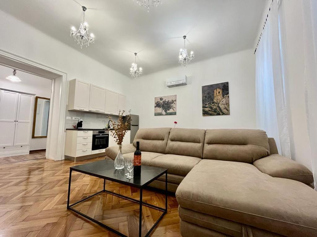 Lux Apartmans Lejlighed Pula Eksteriør billede