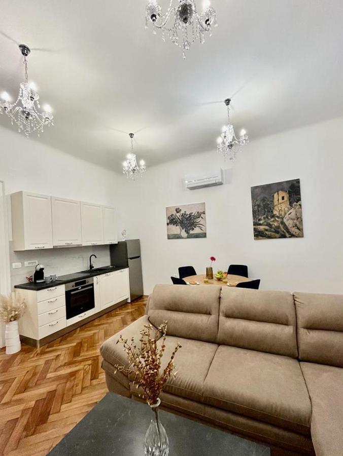 Lux Apartmans Lejlighed Pula Eksteriør billede