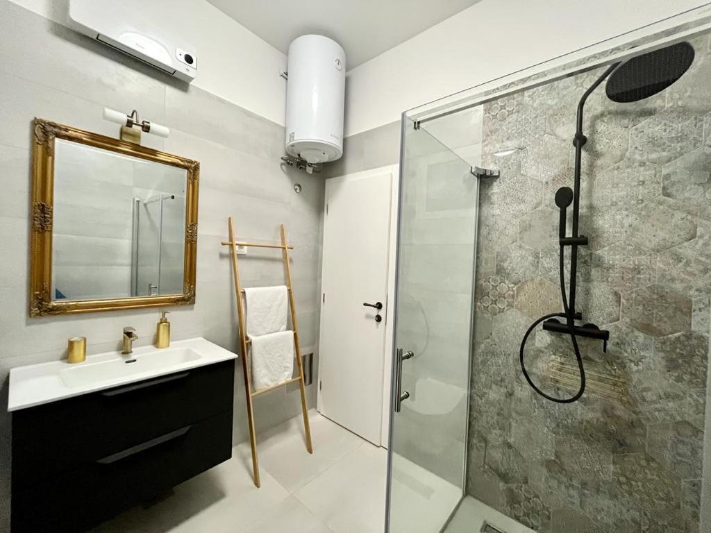 Lux Apartmans Lejlighed Pula Eksteriør billede